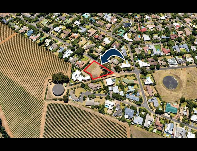 1,951M² VACANT LAND FOR SALE IN AURORA